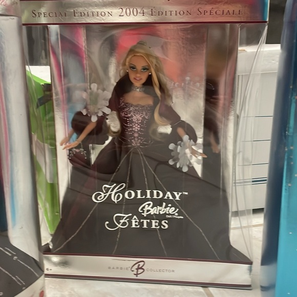 Collector Barbie dolls - Picture 2 of 4